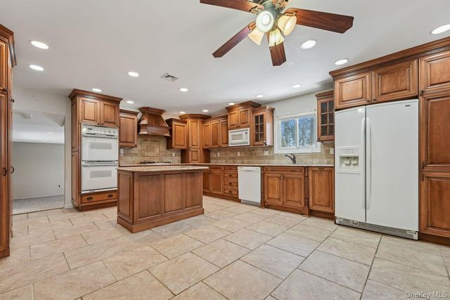 36 Winesap Lane, Monsey, NY 10952