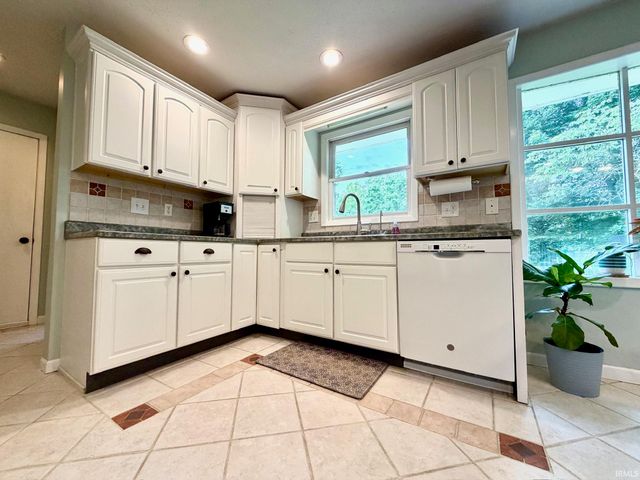 88 Northern Hills Drive, Bedford, IN 47421