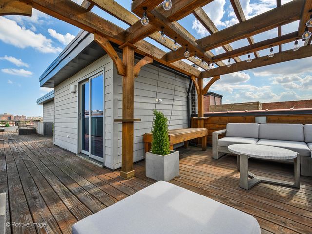 2922 N Sheffield Avenue 3, Chicago, IL 60657