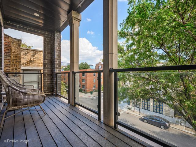 2922 N Sheffield Avenue 3, Chicago, IL 60657