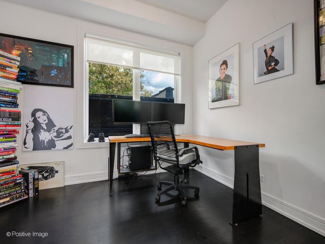 2922 N Sheffield Avenue 3, Chicago, IL 60657