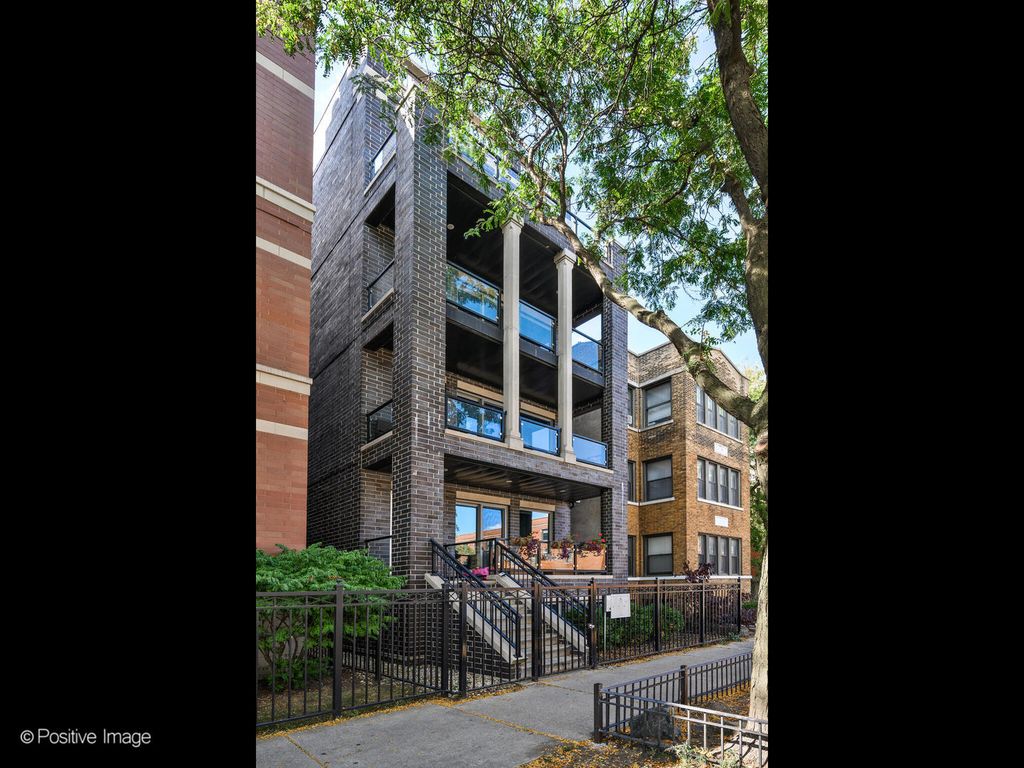 2922 N Sheffield Avenue 3, Chicago, IL 60657