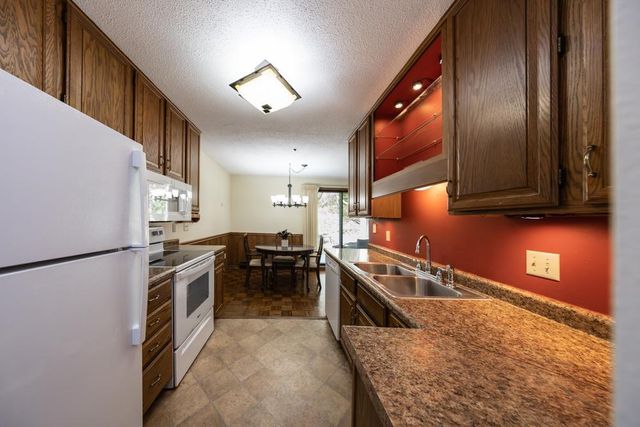 723 Larpenteur Avenue E 723A, Maplewood, MN 55117