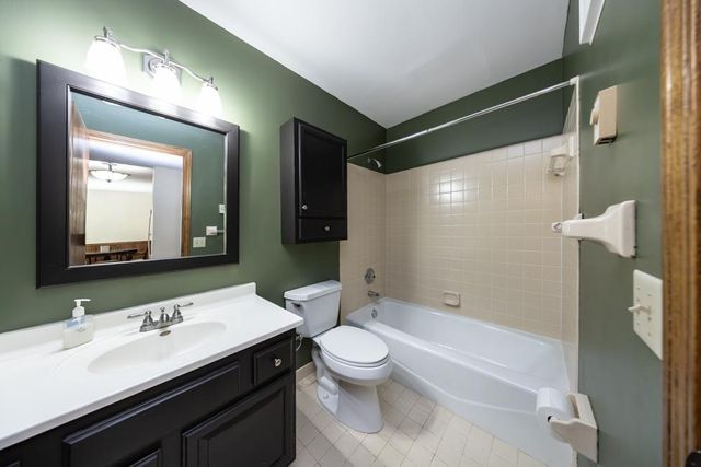 723 Larpenteur Avenue E 723A, Maplewood, MN 55117