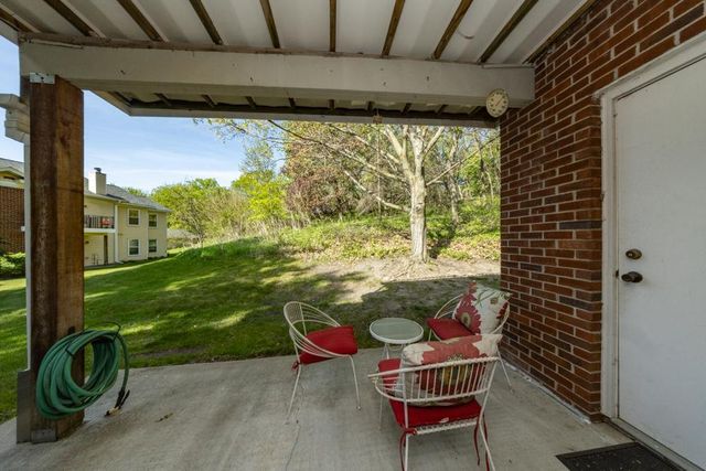 723 Larpenteur Avenue E 723A, Maplewood, MN 55117