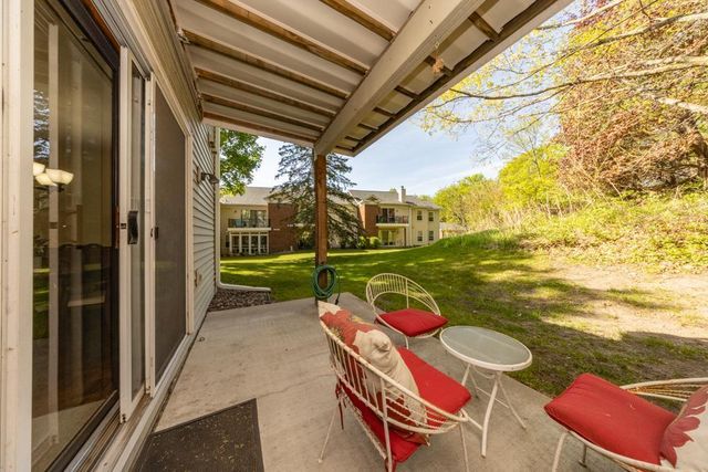 723 Larpenteur Avenue E 723A, Maplewood, MN 55117