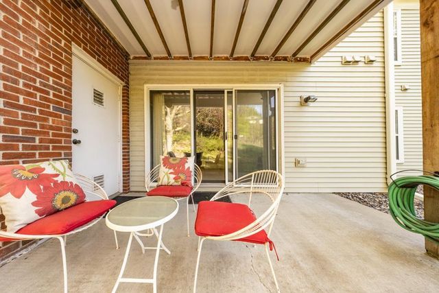 723 Larpenteur Avenue E 723A, Maplewood, MN 55117