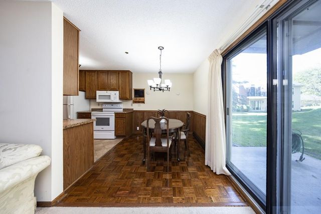 723 Larpenteur Avenue E 723A, Maplewood, MN 55117