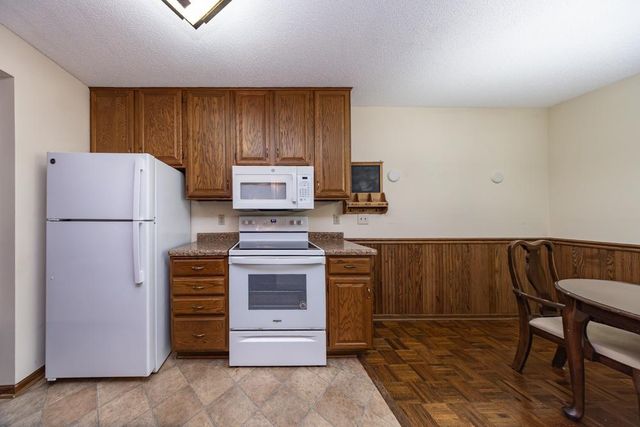 723 Larpenteur Avenue E 723A, Maplewood, MN 55117