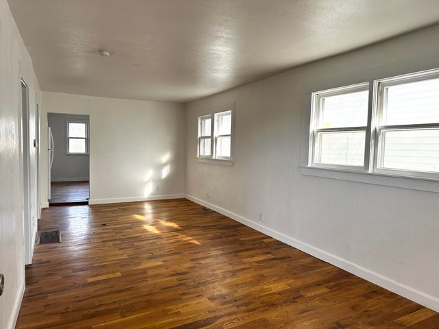 1225 W Florida Street, Springfield, MO 65803