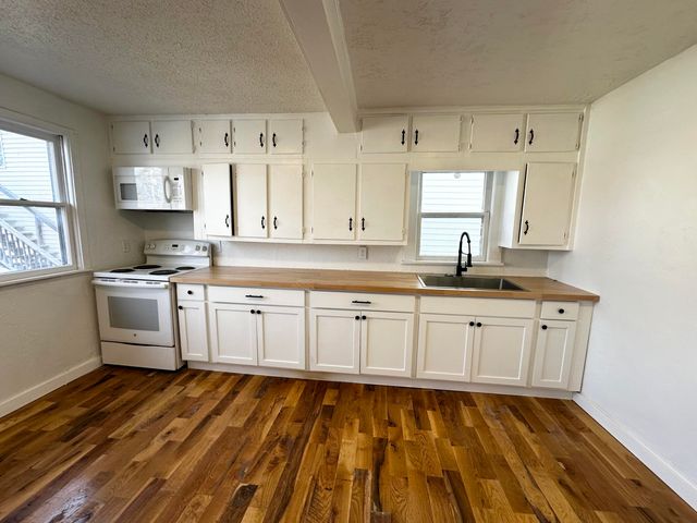 1225 W Florida Street, Springfield, MO 65803