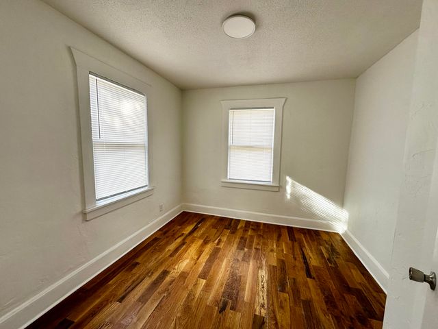 1225 W Florida Street, Springfield, MO 65803