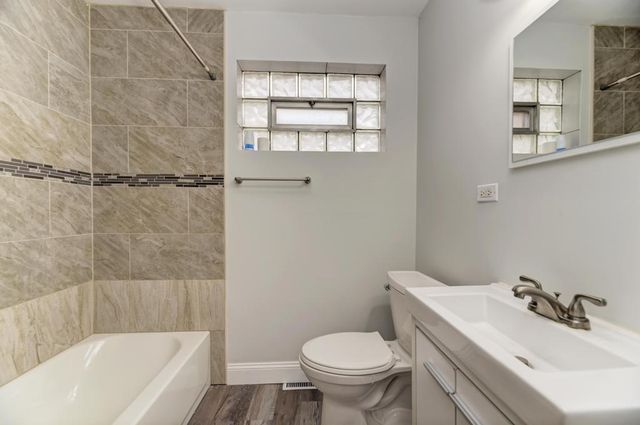 8625 43rd Street, Lyons, IL 60534