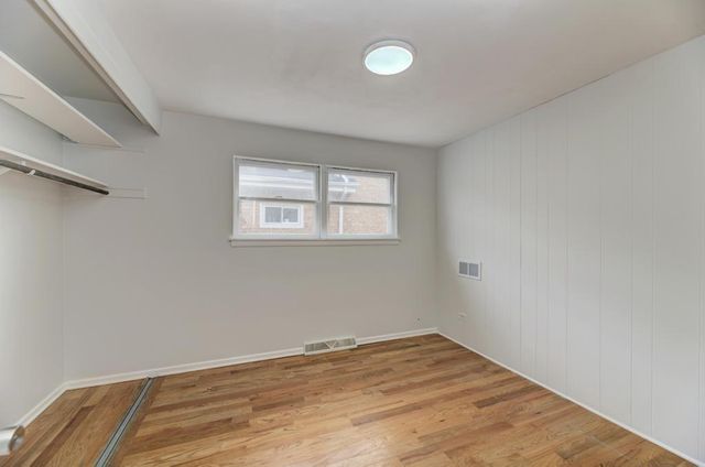 8625 43rd Street, Lyons, IL 60534