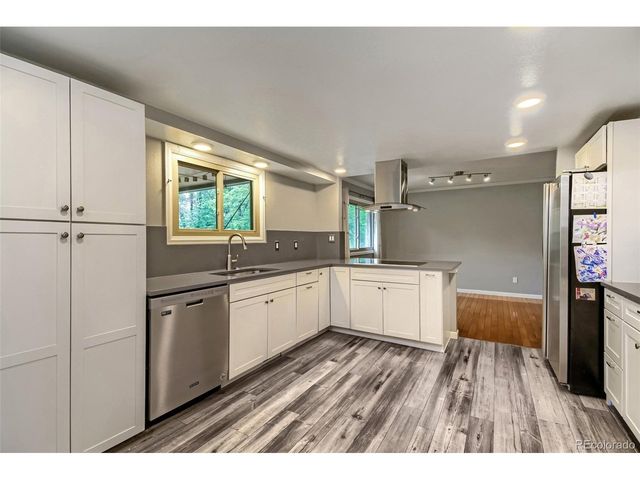 6007 W Pacific Cir, Lakewood, CO 80227