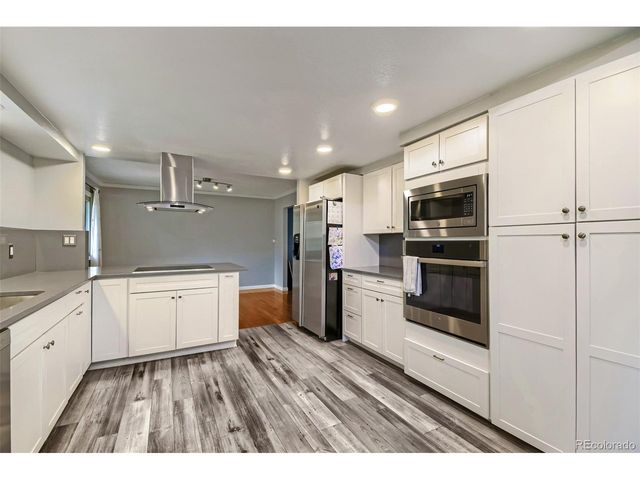 6007 W Pacific Cir, Lakewood, CO 80227