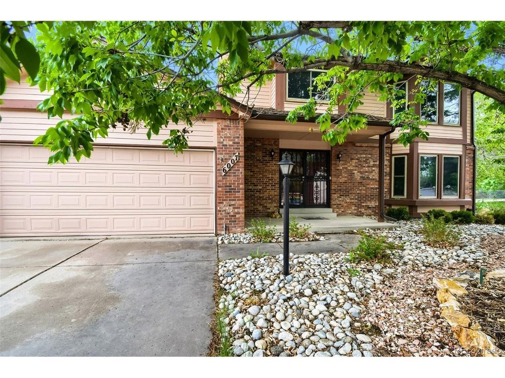 6007 W Pacific Cir, Lakewood, CO 80227