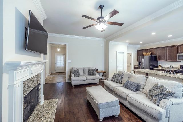 152 Hickory Knoll Ave, Gray, LA 70359