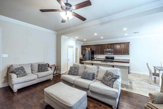 152 Hickory Knoll Ave, Gray, LA 70359