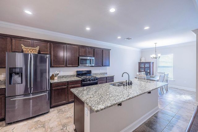 152 Hickory Knoll Ave, Gray, LA 70359