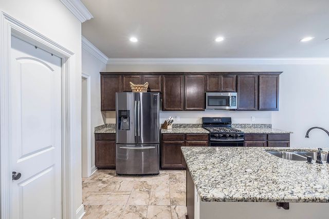 152 Hickory Knoll Ave, Gray, LA 70359