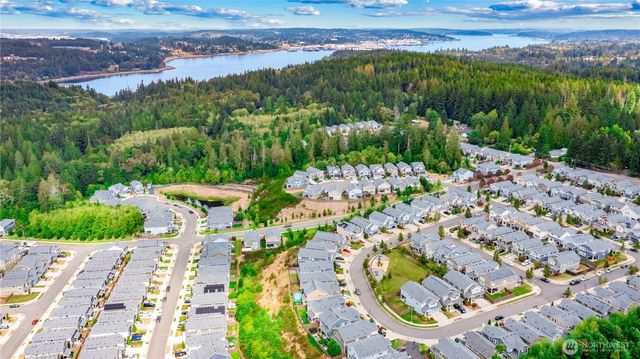 3833 Westar Avenue SW, Bremerton, WA 98312