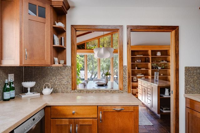 899 Calabasas Road, Watsonville, CA 95076