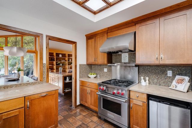 899 Calabasas Road, Watsonville, CA 95076
