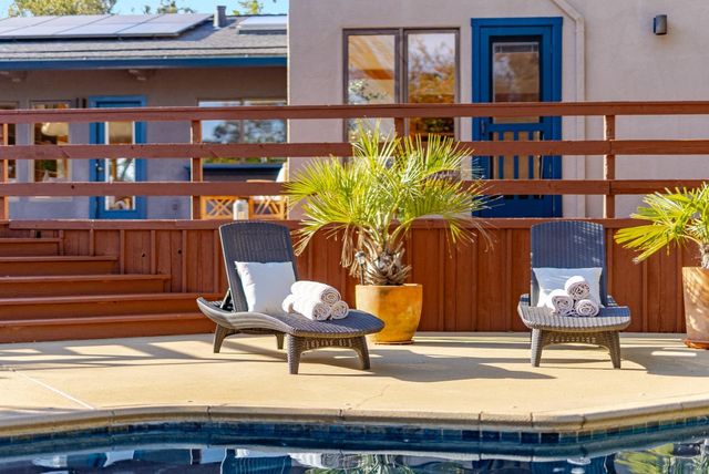 899 Calabasas Road, Watsonville, CA 95076