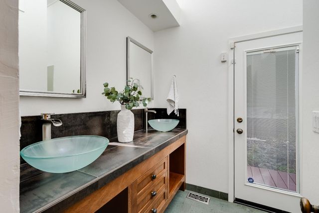899 Calabasas Road, Watsonville, CA 95076