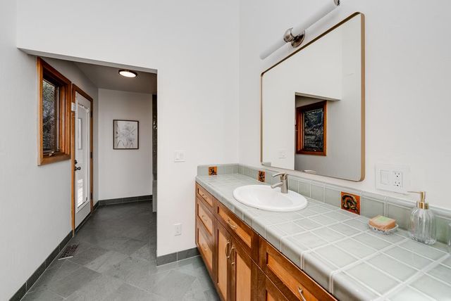 899 Calabasas Road, Watsonville, CA 95076