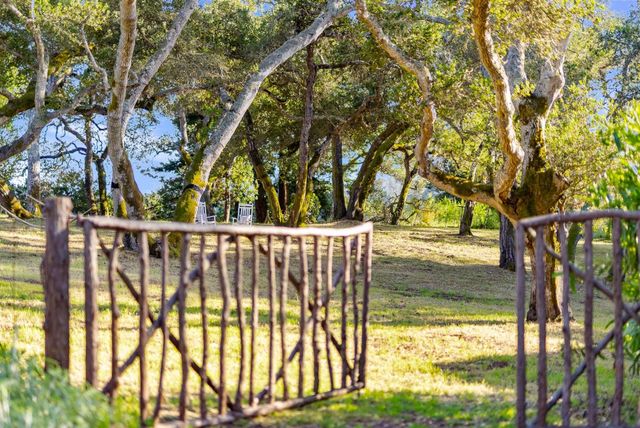 899 Calabasas Road, Watsonville, CA 95076