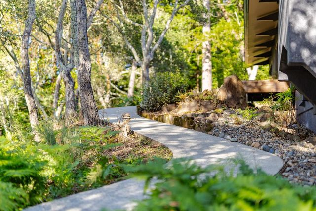 899 Calabasas Road, Watsonville, CA 95076