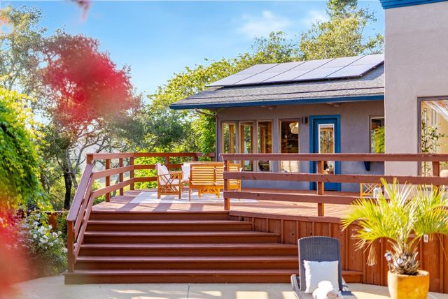 899 Calabasas Road, Watsonville, CA 95076