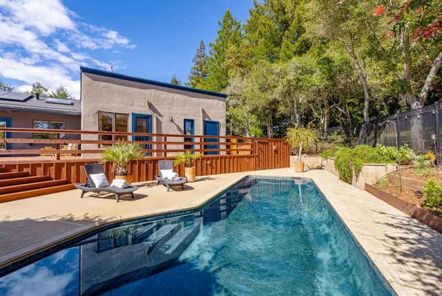 899 Calabasas Road, Watsonville, CA 95076