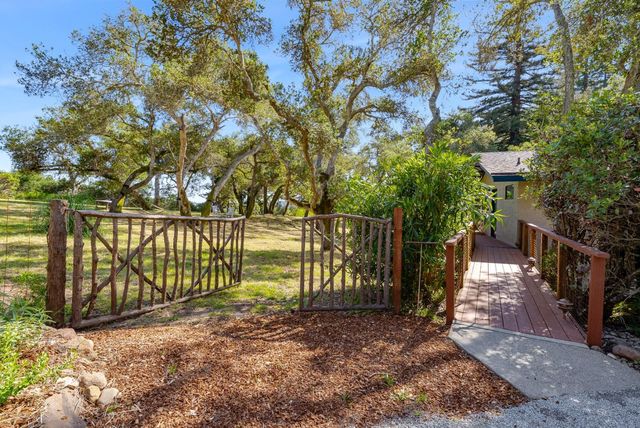 899 Calabasas Road, Watsonville, CA 95076