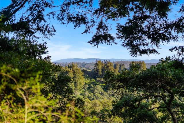899 Calabasas Road, Watsonville, CA 95076