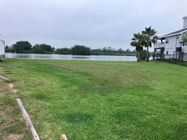 4408 Island Drive, Dickinson, TX 77539