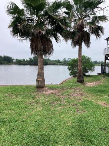 4408 Island Drive, Dickinson, TX 77539