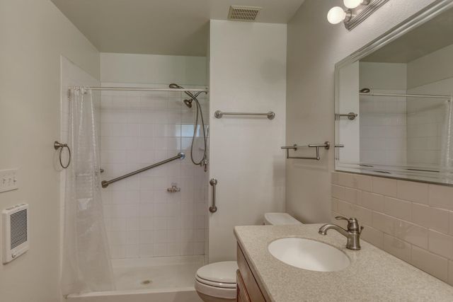 205 S Tschirley Rd, Greenacres, WA 99016