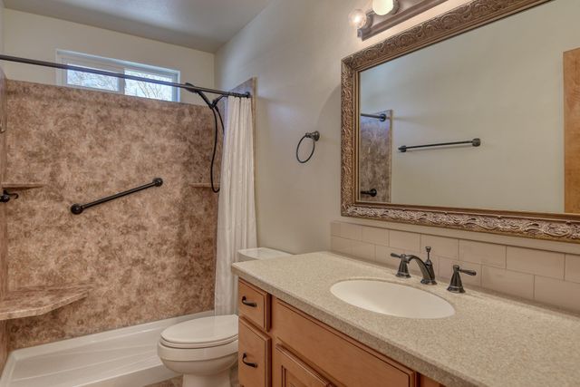 205 S Tschirley Rd, Greenacres, WA 99016