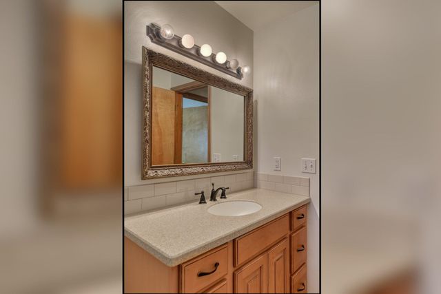 205 S Tschirley Rd, Greenacres, WA 99016