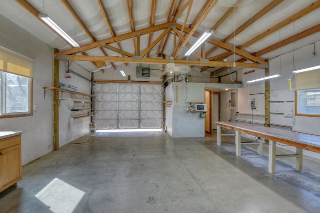 205 S Tschirley Rd, Greenacres, WA 99016