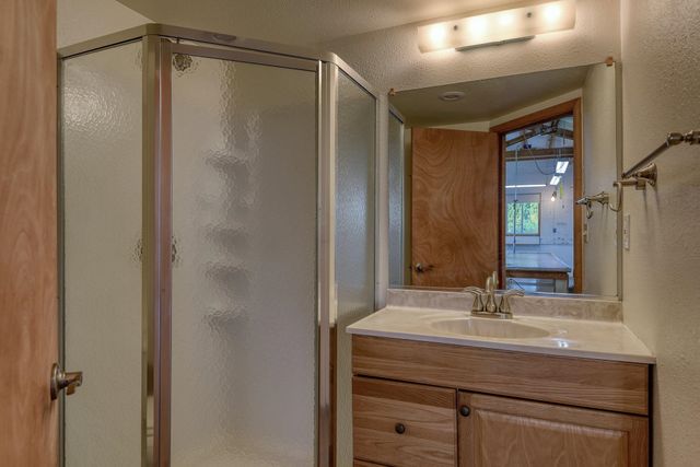 205 S Tschirley Rd, Greenacres, WA 99016