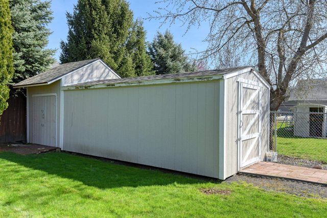 205 S Tschirley Rd, Greenacres, WA 99016