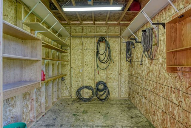 205 S Tschirley Rd, Greenacres, WA 99016