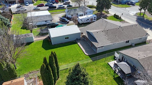 205 S Tschirley Rd, Greenacres, WA 99016