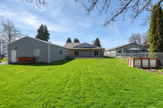 205 S Tschirley Rd, Greenacres, WA 99016