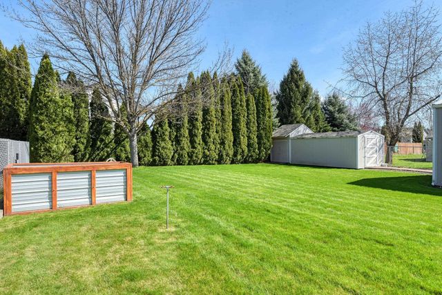 205 S Tschirley Rd, Greenacres, WA 99016