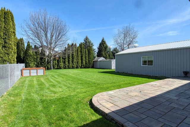 205 S Tschirley Rd, Greenacres, WA 99016